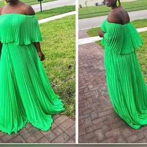 Lime Green Pleated Maxi dress Size Medium but I'm normally a large.